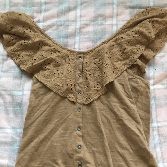 Gorgeous AEO Off Shoulder Yellow Eyelet Shirt - Picture 1 of 5